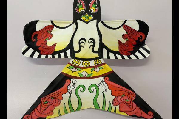 六年級《彩繪沙燕風箏》